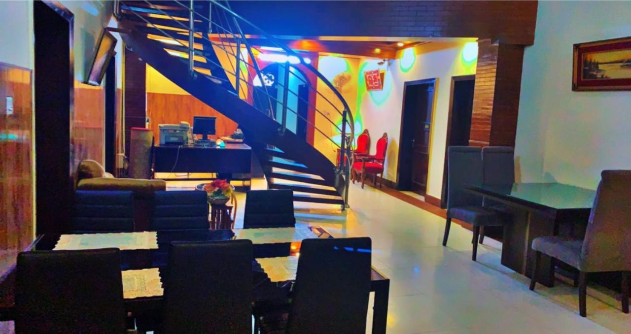 Crown Castle Peshawar Ξενοδοχείο Εξωτερικό φωτογραφία