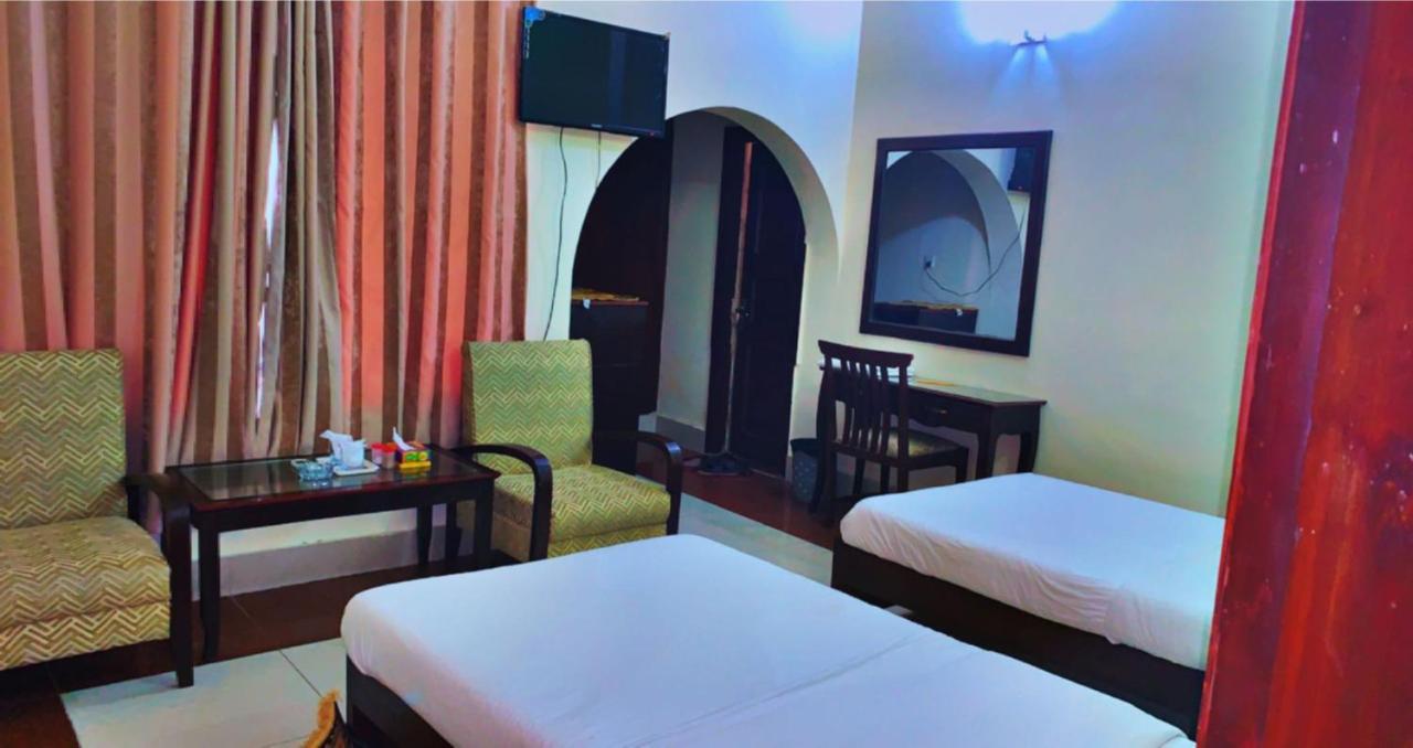 Crown Castle Peshawar Ξενοδοχείο Εξωτερικό φωτογραφία