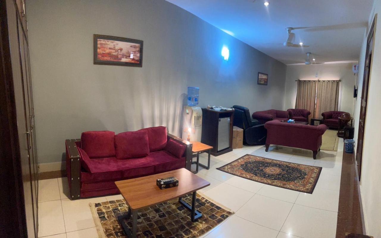 Crown Castle Peshawar Ξενοδοχείο Εξωτερικό φωτογραφία