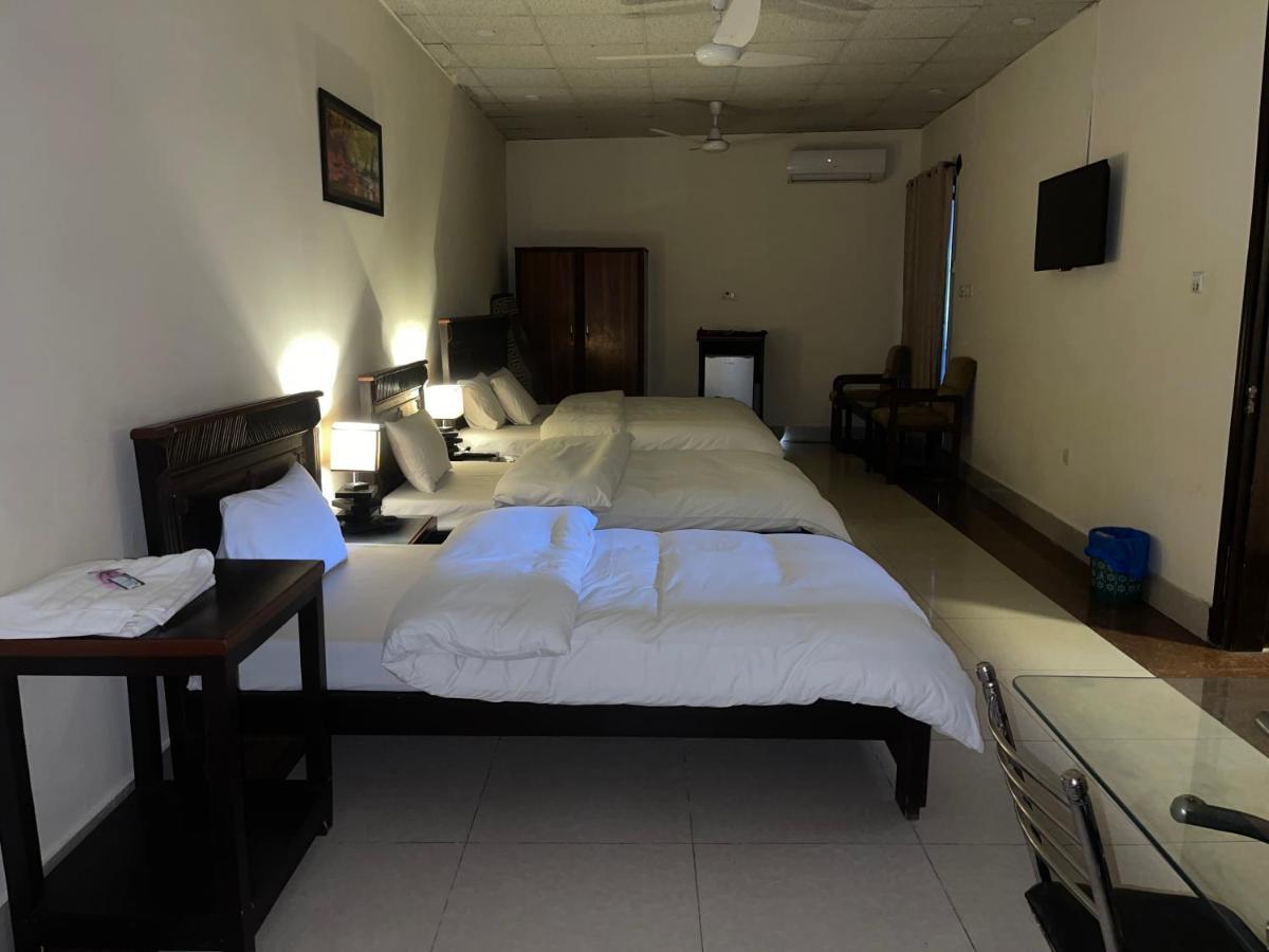 Crown Castle Peshawar Ξενοδοχείο Εξωτερικό φωτογραφία