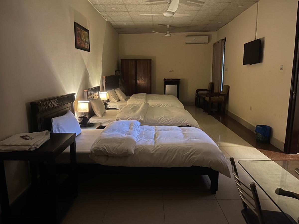 Crown Castle Peshawar Ξενοδοχείο Εξωτερικό φωτογραφία